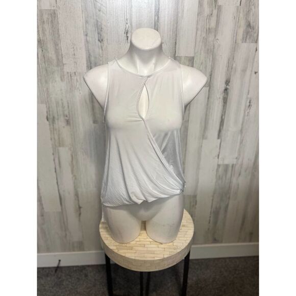 White tank top - Picture 1 of 5
